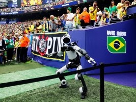 Dünya Kupası'nda Tarihi Bir İlk: Robot Hakemin Topunu Taşıdı