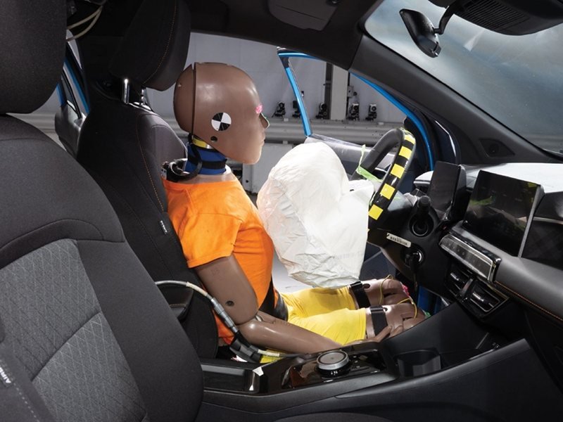 Euro NCAP'ten Yeni Kural: Fiziksel Düğme Yoksa 5 Yıldız Yok