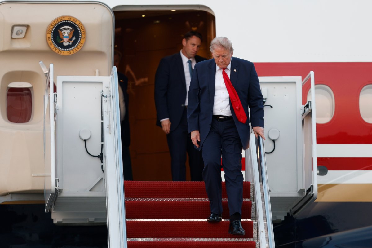 Trump: İran'a Ağır Darbeleri Askerlerimizin Anısına Vurduk