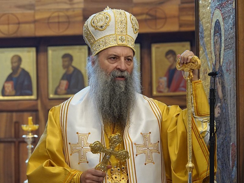 Sloven Mahkemesi Sırp Patriği Porfiriy'e Yerel Bir Rahibi Tacizden Şartlı Ceza Verdi