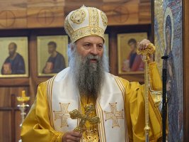 Sloven Mahkemesi Sırp Patriği Porfiriy'e Yerel Bir Rahibi Tacizden Şartlı Ceza Verdi