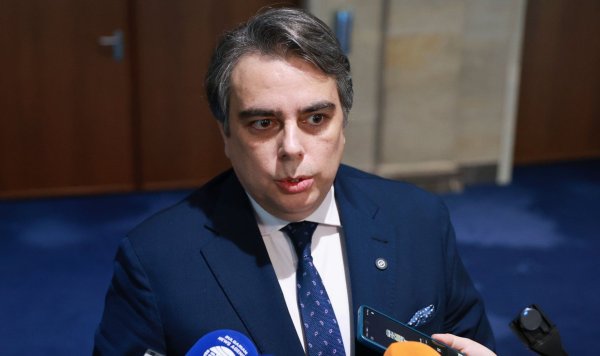 Asen Vasilev'in 'şoke eden' kravatı: Eski rekoru altüst etti