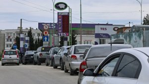 Rusya'da Tarihi Benzin Krizi: Araçlar 36 Saat Kuyrukta