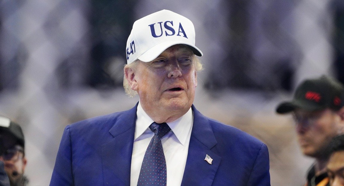 Trump, Hürmüz Boğazı'nda Yüzde 20'lik Geçiş Ücreti Planından Vazgeçti