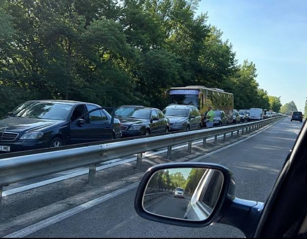 Sozopol'da Trafik Felci: Yol 7 Kilometre Tıkandı
