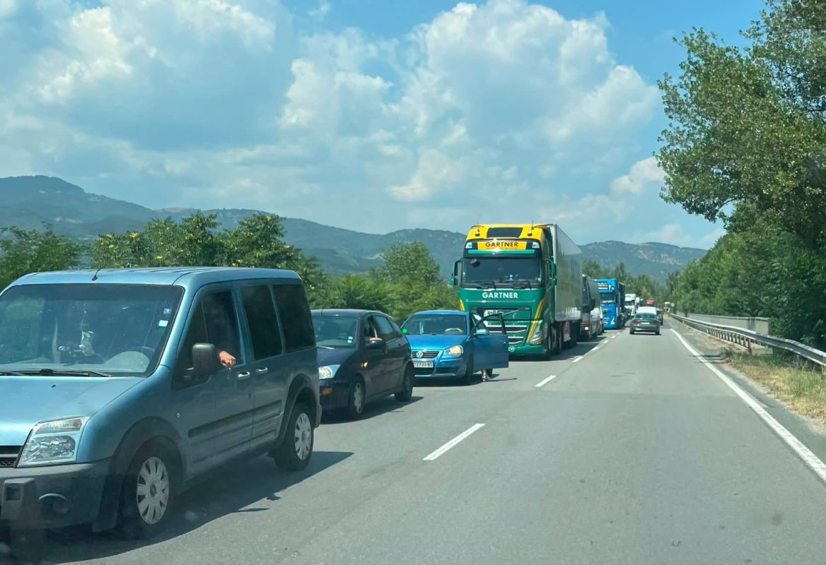 Yunanistan Yolunda Kabus: Kresna Geçidi'nde Trafik Durma Noktasında