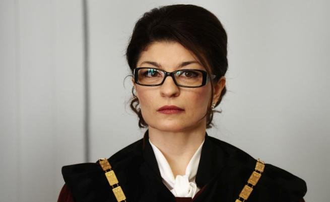 Anayasa Yargıcı Desislava Atanasova, İçişleri Bakanı İvan Demerdzhiev'i Dava Ediyor