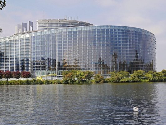 Avrupa Parlamentosu Strazburg'da Toplanıyor: Dijital Euro ve AB Bütçesi Gündemde