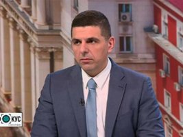 Mirçev: Radev Geziyor, Enerji Anlaşmaları Yapılıyor ve Bulgaristan Açıkça Doğu'ya Yöneliyor