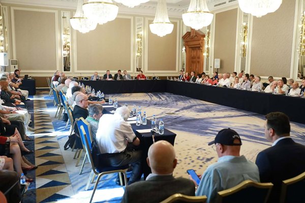Forum, milletvekillerini, siyasetçileri ve yetkili uzmanları bir araya getirdi.
