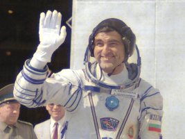 İki Havacılık Organizasyonu Kozmonot Aleksandrov İçin Taziye Yayınladı