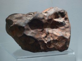 Uzay Kayaçlarından Akıllı Saatlere: Yeni Milyonerler Neye Para Harcıyor?