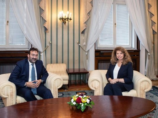 Yotova, Avrupa Konseyi Yetkilisiyle OMO İlinden Davalarını Görüştü