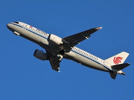 Çin Yapımı C919 Yolcu Uçağı İlk Uluslararası Tarifeli Seferine Çıkıyor