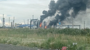 Ukrayna, Rusya'nın en büyük rafinerisini vurdu: Omsk'ta üretim durdu