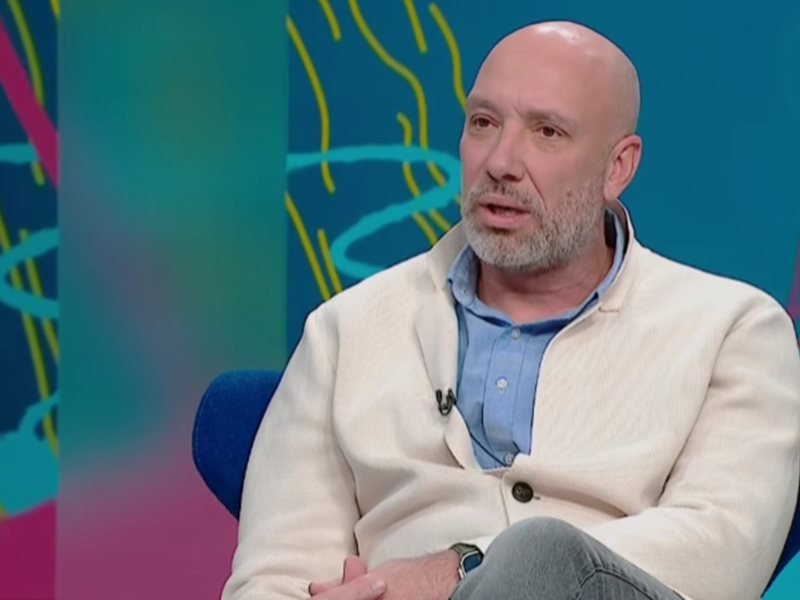 Aktör Zahari Baharov 5 Yavru Kediyi Kurtardı