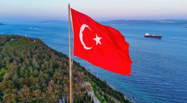 Türkiye'de Karadeniz ve Marmara'da Yüzme Yasağı: 9 İlde Tehlike