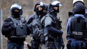 Berlin'de Dram: Süpermarkette Rehine Krizi, Özel Harekat Olay Yerinde