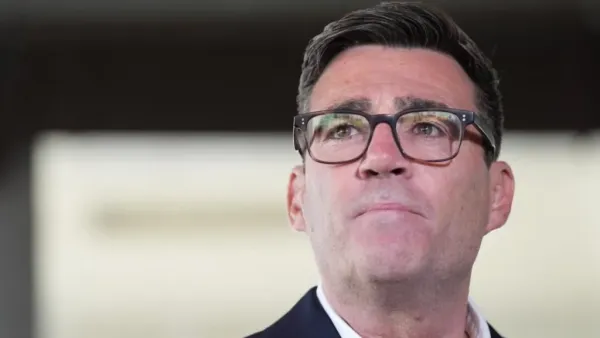 Büyük Britanya'nın Yeni Başbakanı Andy Burnham Oldu