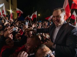 Polonya Cumhurbaşkanı Eşcinsel Çiftlerin Haklarını Genişleten Yasalara Veto Etti