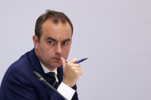 Fransa'da Skandal: Hükümet Çalışanları Uyuşturucu Testinde Pozitif Çıktı, İşten Atıldı