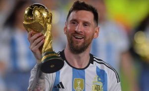 Final Öncesi Büyük Onur! Messi Altın Top'u Kaldırıyor