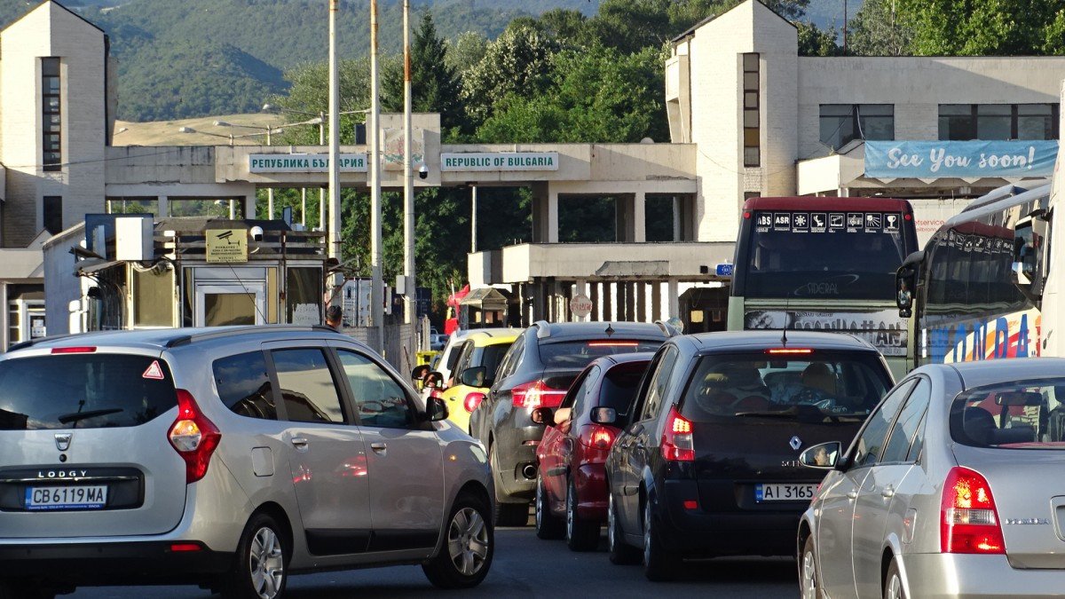 Yunanistan'a Giden Yolda Trafik Düzenlemesi