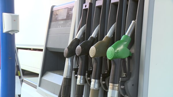 Akaryakıt İstasyonlarından Tepkiler: Savaş Tehdidi Yakıt Fiyatlarını Yeniden Tehdit Ediyor