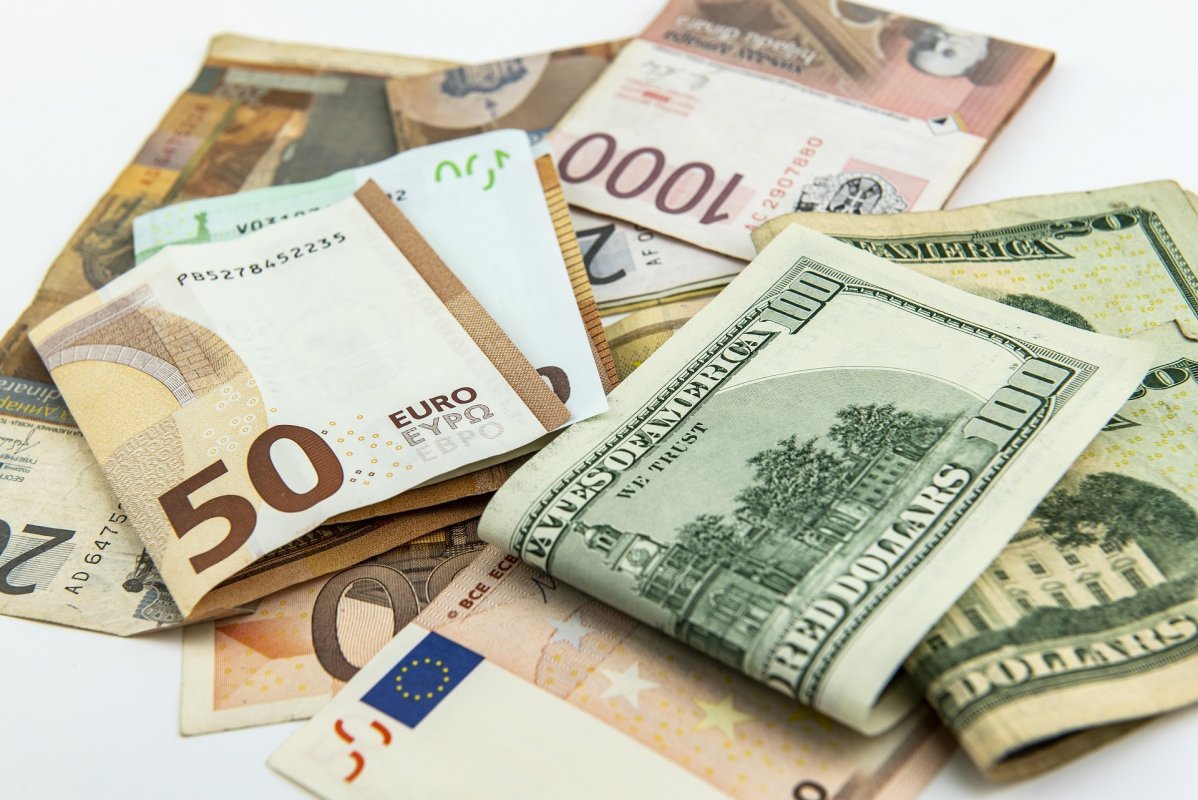 Euro, Dolar Karşısında Kritik Test Öncesi Pozisyonunu Koruyor