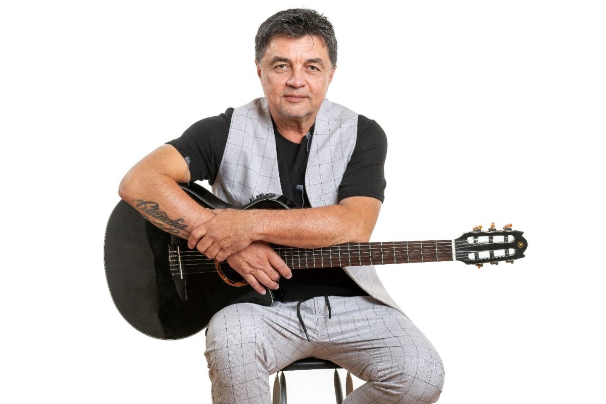 İskren Peçov Bright Awards'ın Sunucusu Olacak