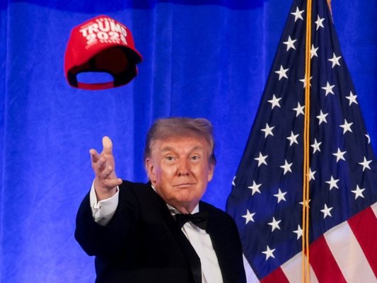 Trump İran'ı Tehdit Etti, Venezuela'yı Övdü ve ABD Müzesi'ne Yine Yüklendi