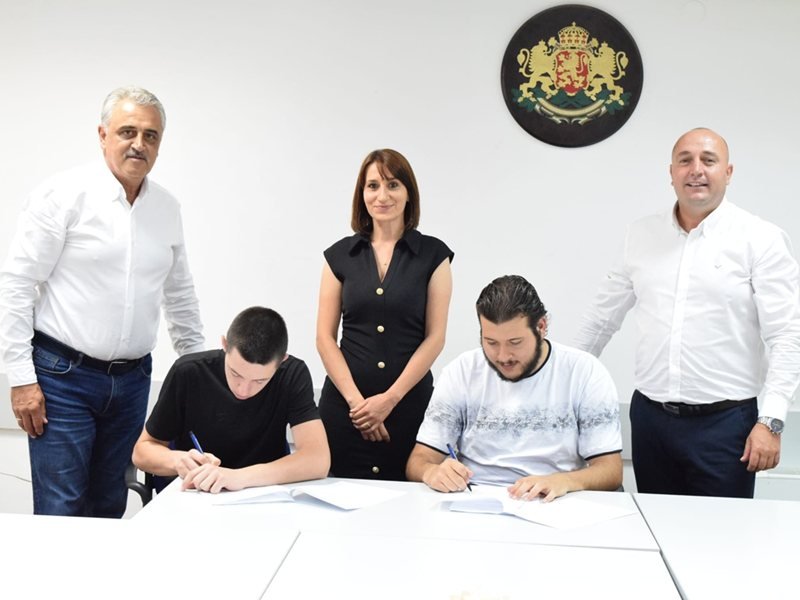 Rogoşlu Todor ve Skutareli Vasil, Plovdiv Üniversitesi'nde Eğitim Bursu Kazandı