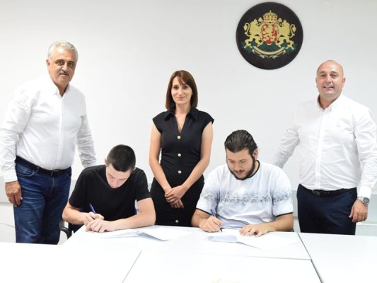 Rogoşlu Todor ve Skutareli Vasil, Plovdiv Üniversitesi'nde Eğitim Bursu Kazandı