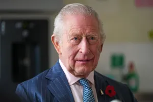 Buckingham Sarayı'nda Şok: Kral Charles'ın Sağ Kolu Görevi Bırakıyor