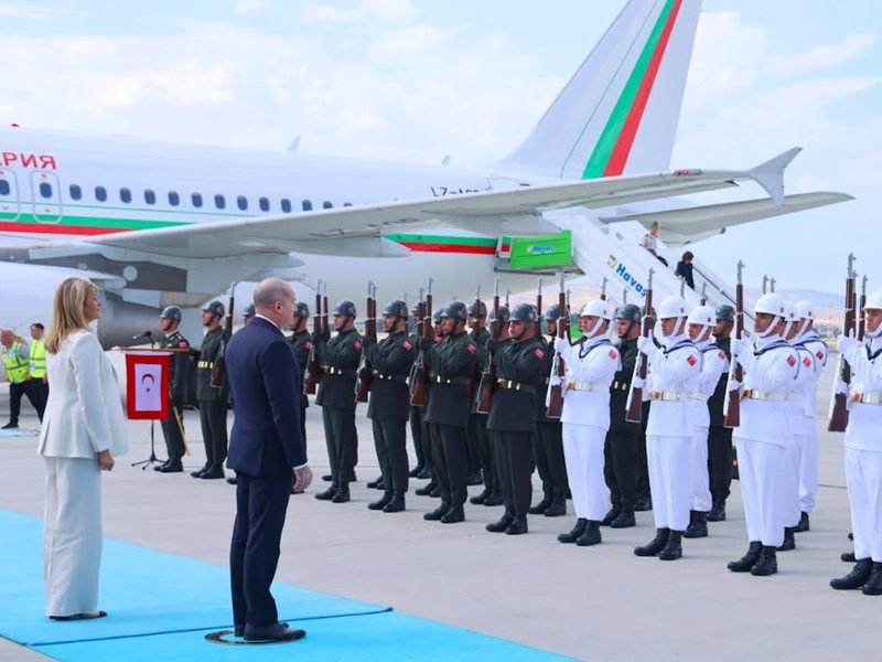 Radev, Eşiyle Ankara Zirvesi'ne Geldi, Erdoğan'ın Resepsiyonuna Katılacak