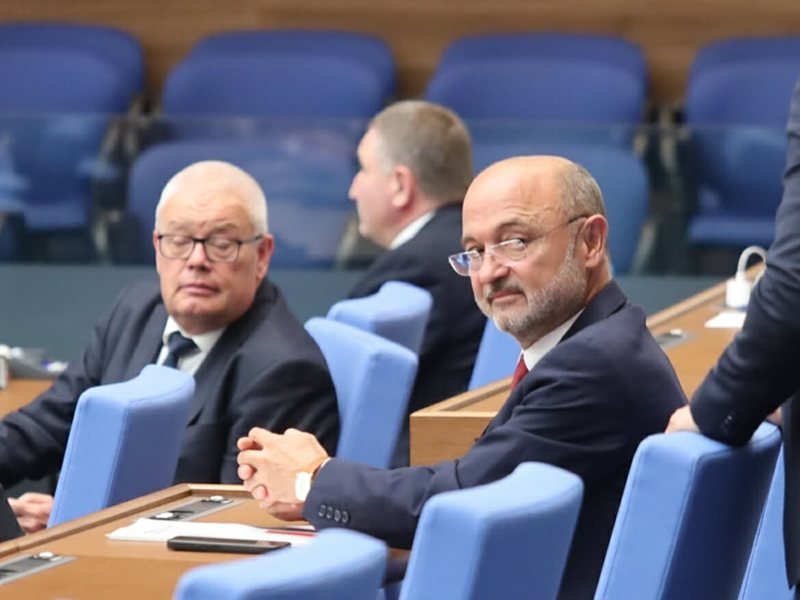 Mecidiyev, Stefanovski ve Mavrov Döneminde NHIF'in Çalışmalarını Denetliyor