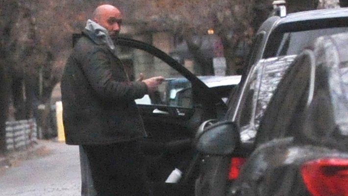 Zahari Baharov, yasak olan bir sokağa dönüyor