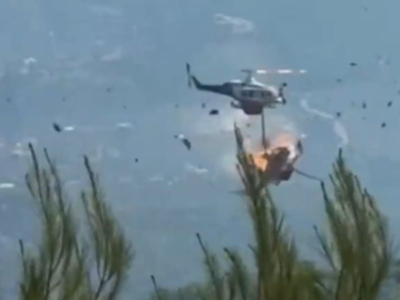 Yunanistan'daki Yangın Söndürme Helikopterlerinin Çarpışmasına Koordinasyon Hatası Neden Oldu