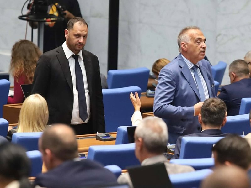Bulgaristan Parlamentosu 3 Aylık Yeniden Yapılanma ve Sürdürülebilirlik Planı Yasasını Kabul Etti
