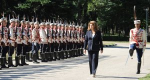 Bulgaristan'da Askeri Akademiden Mezun Olan 58 Subay Diplomalarını Aldı