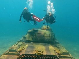 Ege Denizi'nde Batık Savaş Tankı, Dalış Tutkunlarının Yeni Gözdesi Oldu