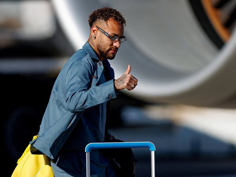 Neymar Bırakmayı Düşünmüyor