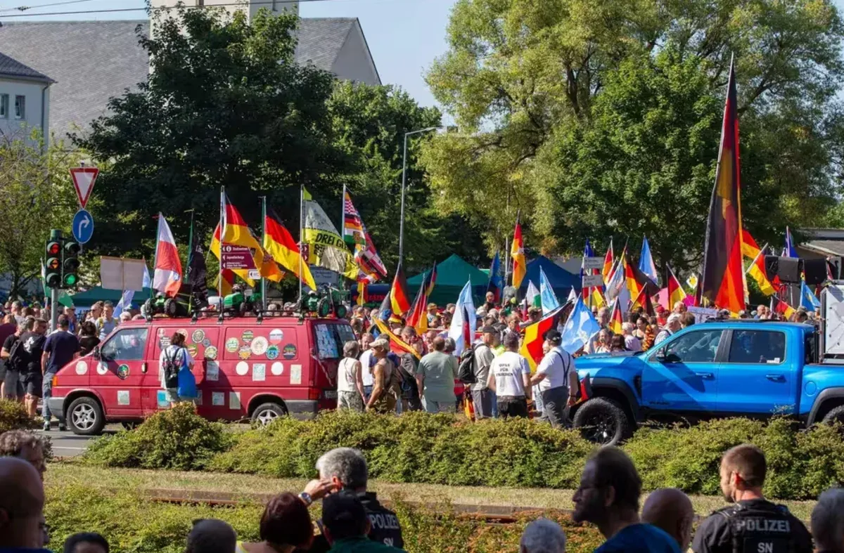 Almanya'da Hükümete Karşı Protesto