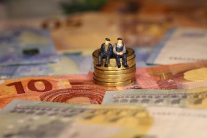 Bulgaristan'da 6 Ayda Emeklilere 6,5 Milyar Euro: Ortalama Emekli Maaşı Belli Oldu