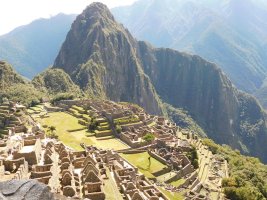 Peru'da Uçak Kazası: 13 Kişi Hayatını Kaybetti