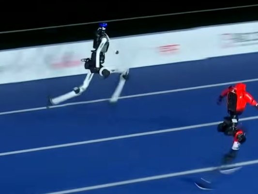 Çin Robotu 100 Metreyi 9,32 Saniyede Koşarak Dünya Rekoru Kırdı