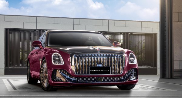 HONGQI Markası Bulgaristan'da Gala ile Debut Yaptı