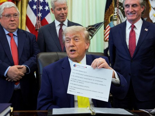 Trump, ABD'nin Yeni Uçak Gemilerinde Eski Katar Sistemlerini Kullanma Kararı Aldı