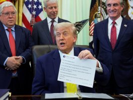 Trump, ABD'nin Yeni Uçak Gemilerinde Eski Katar Sistemlerini Kullanma Kararı Aldı