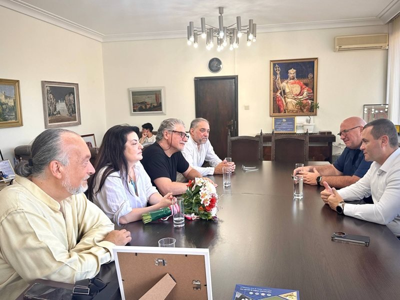 Ruse Belediye Başkanı Milkov, 'Kamen'in Sesi' Yarışması Jürisiyle Bir Araya Geldi